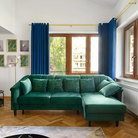 Golden Saska Kepa Villa Warsaw